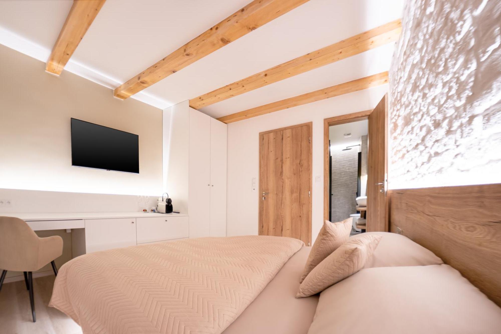 White Wolf Boutique Apartments Olomouc Exterior photo